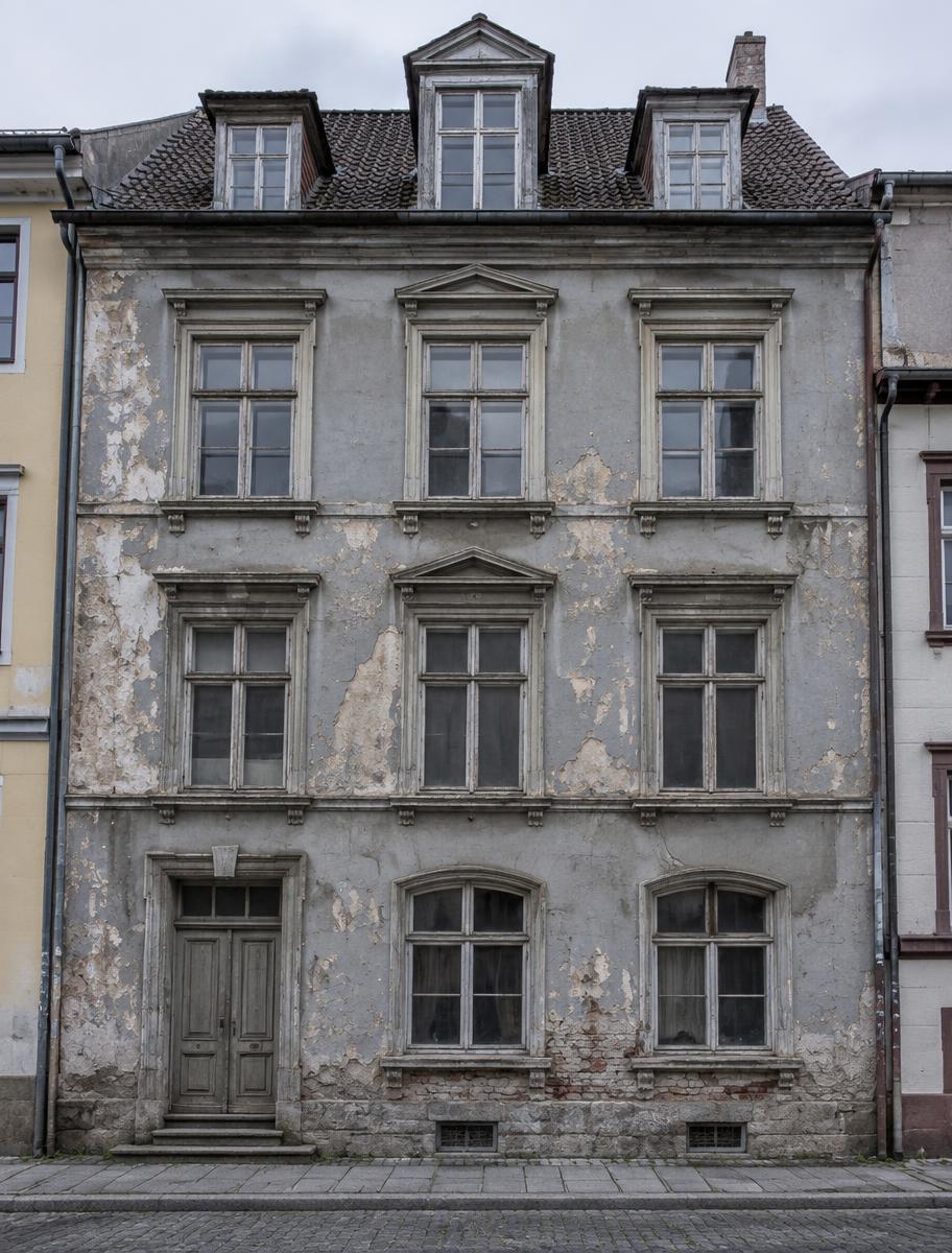 Fassade vor der Sanierung